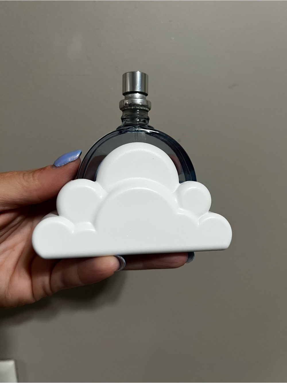 Ariana Grande Cloud Perfume - Picture 2 of 3